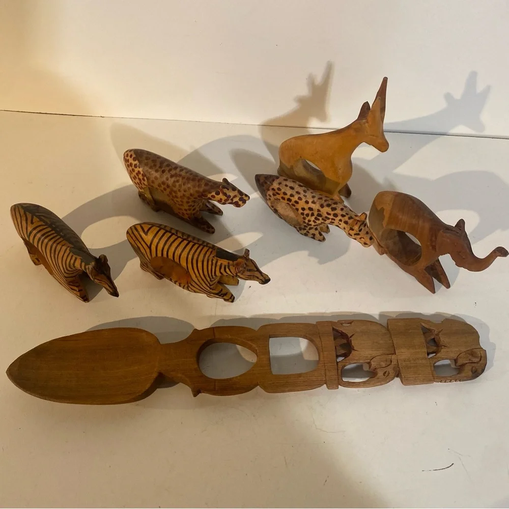 6 African Animal Safari Napkin Ring Holders & Carved Wooden Elephant Spoon